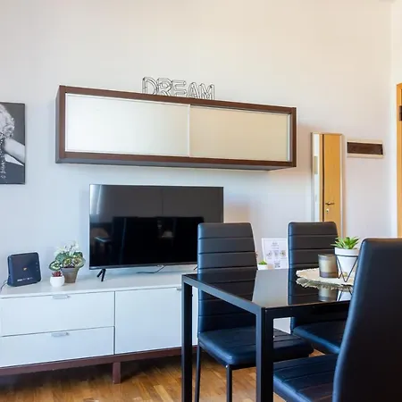 Διαμέρισμα Masini House Station-center-fiera *
